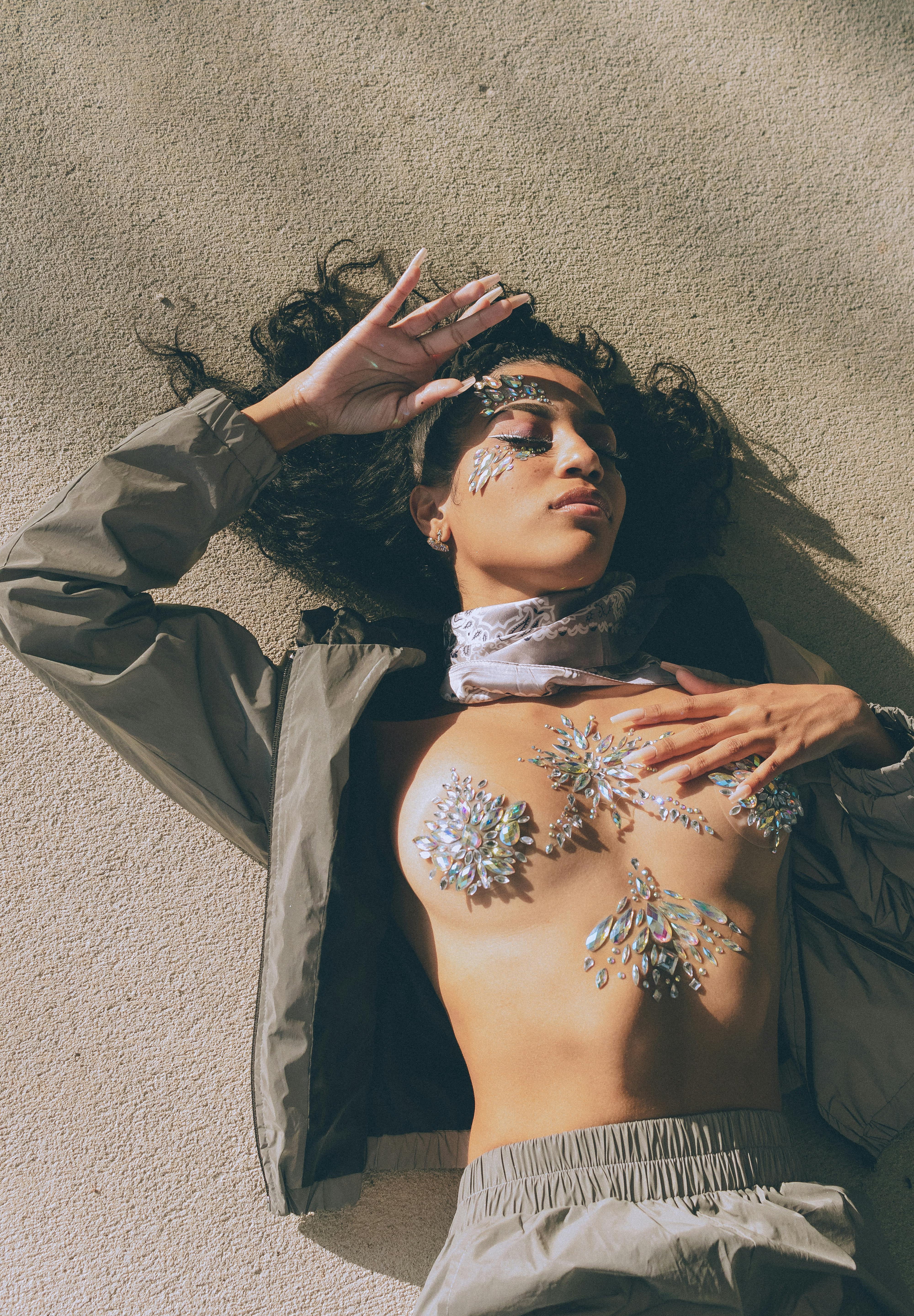 Why Aren’t My Nipples Sensitive? 10 Possible Causes and Solutions Explained