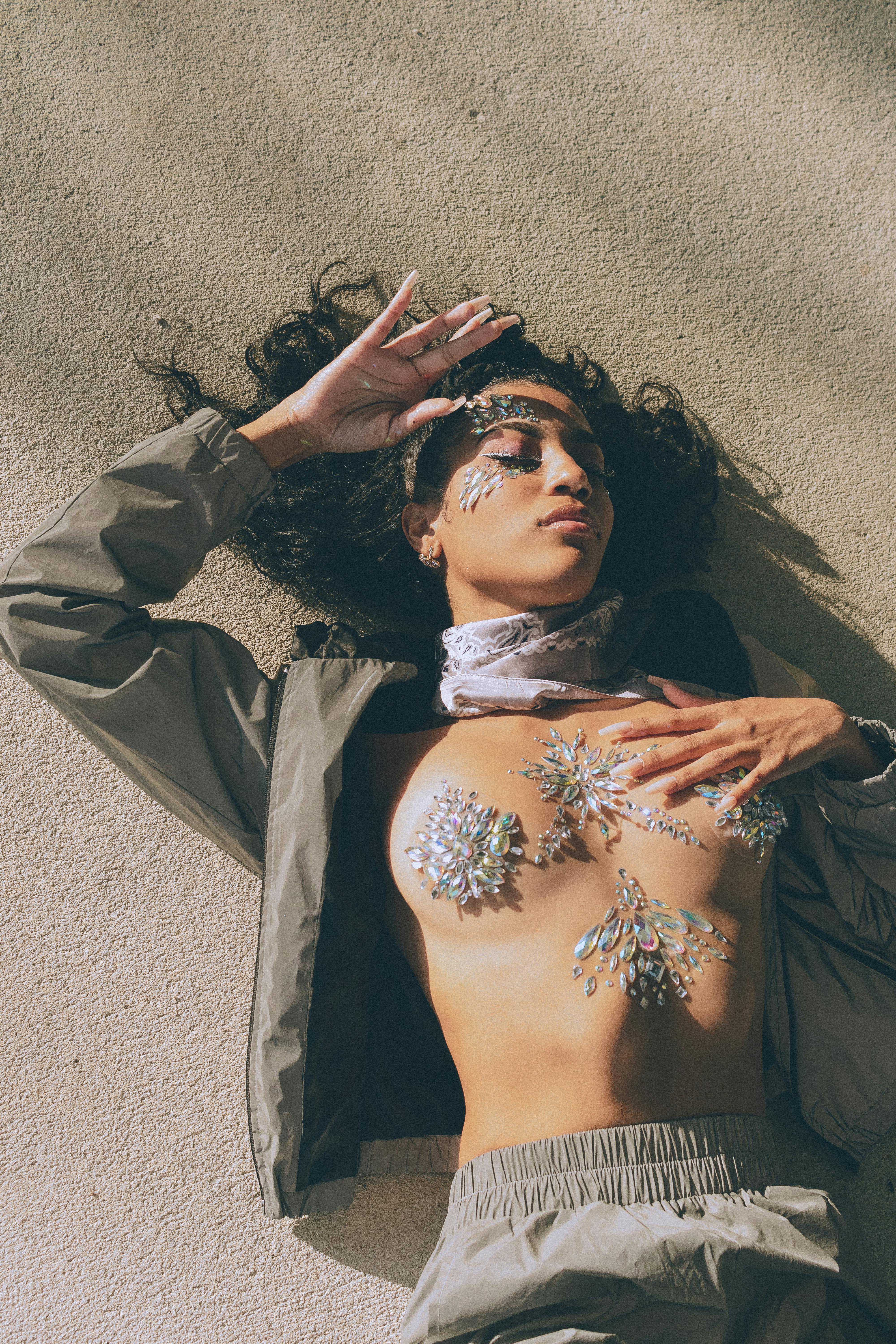 Why Aren’t My Nipples Sensitive? 10 Possible Causes and Solutions Explained